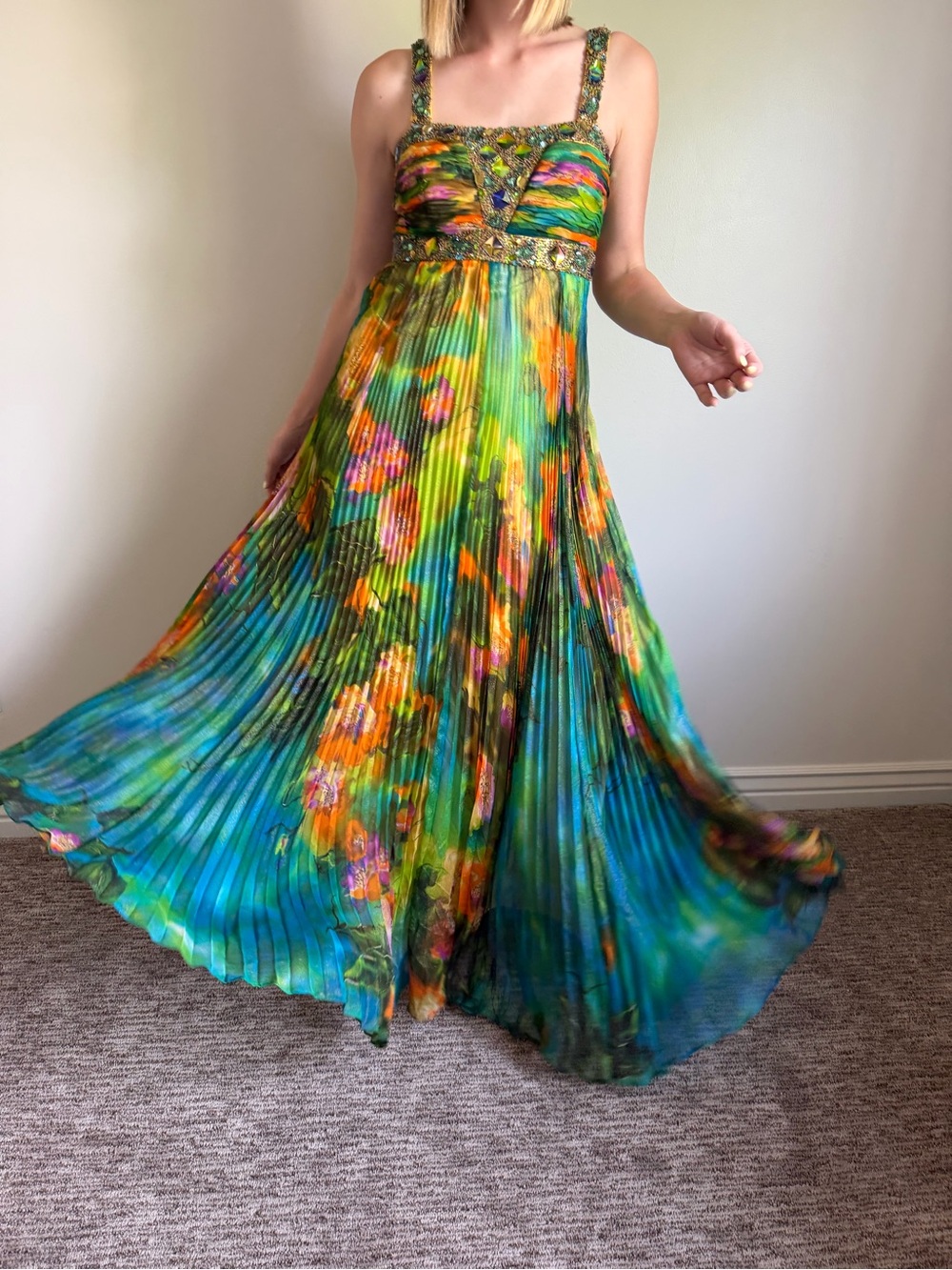 Jovani Evening Gown 100%Silk beaded with jewels Size 4 side zipper padded cups